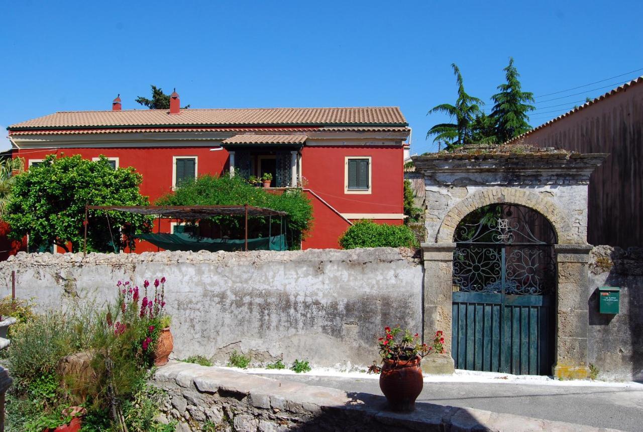 Yangos traditional home Kouramádes Exterior foto